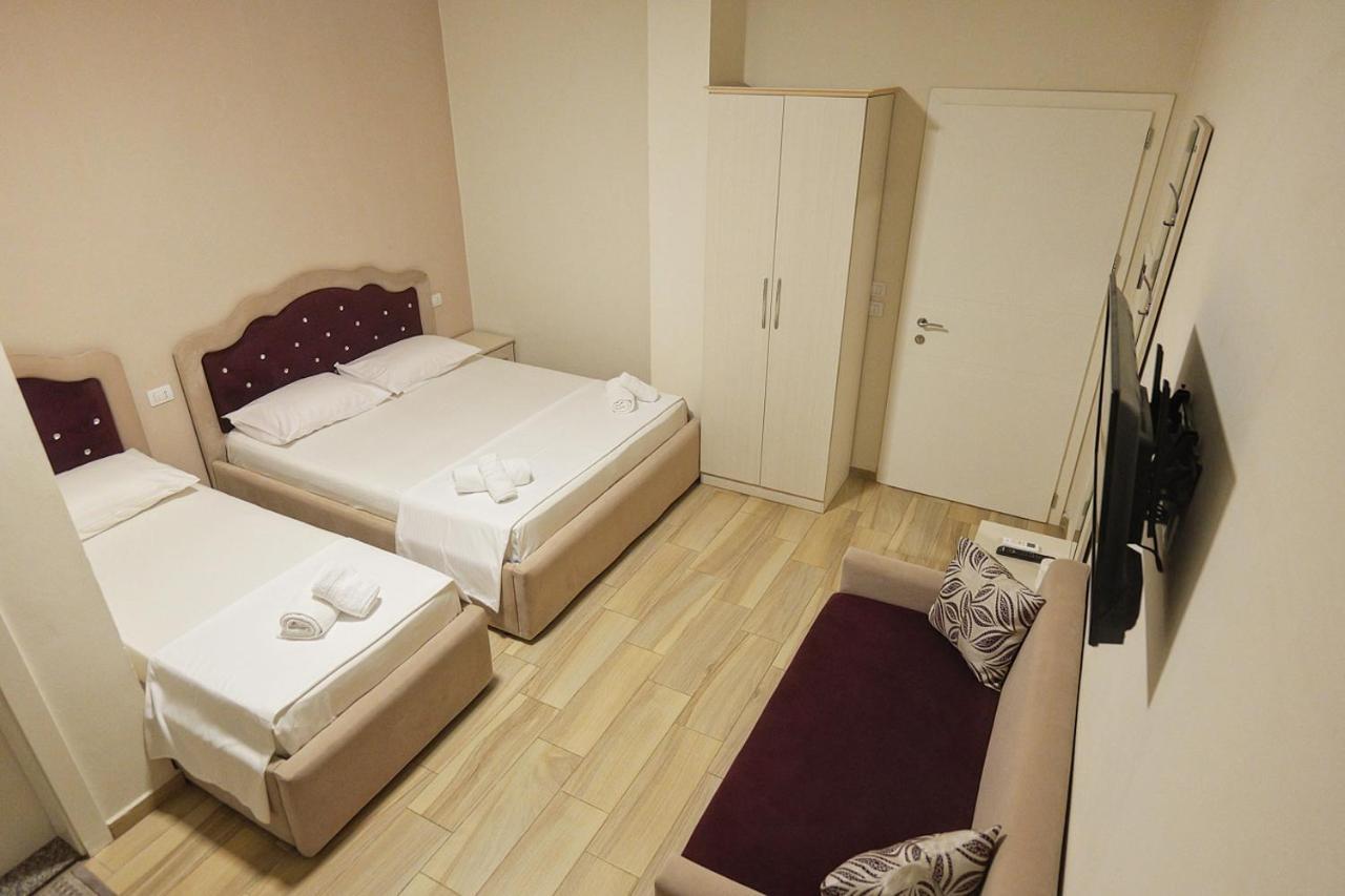 Hotel Vila Dedej Durrës Buitenkant foto