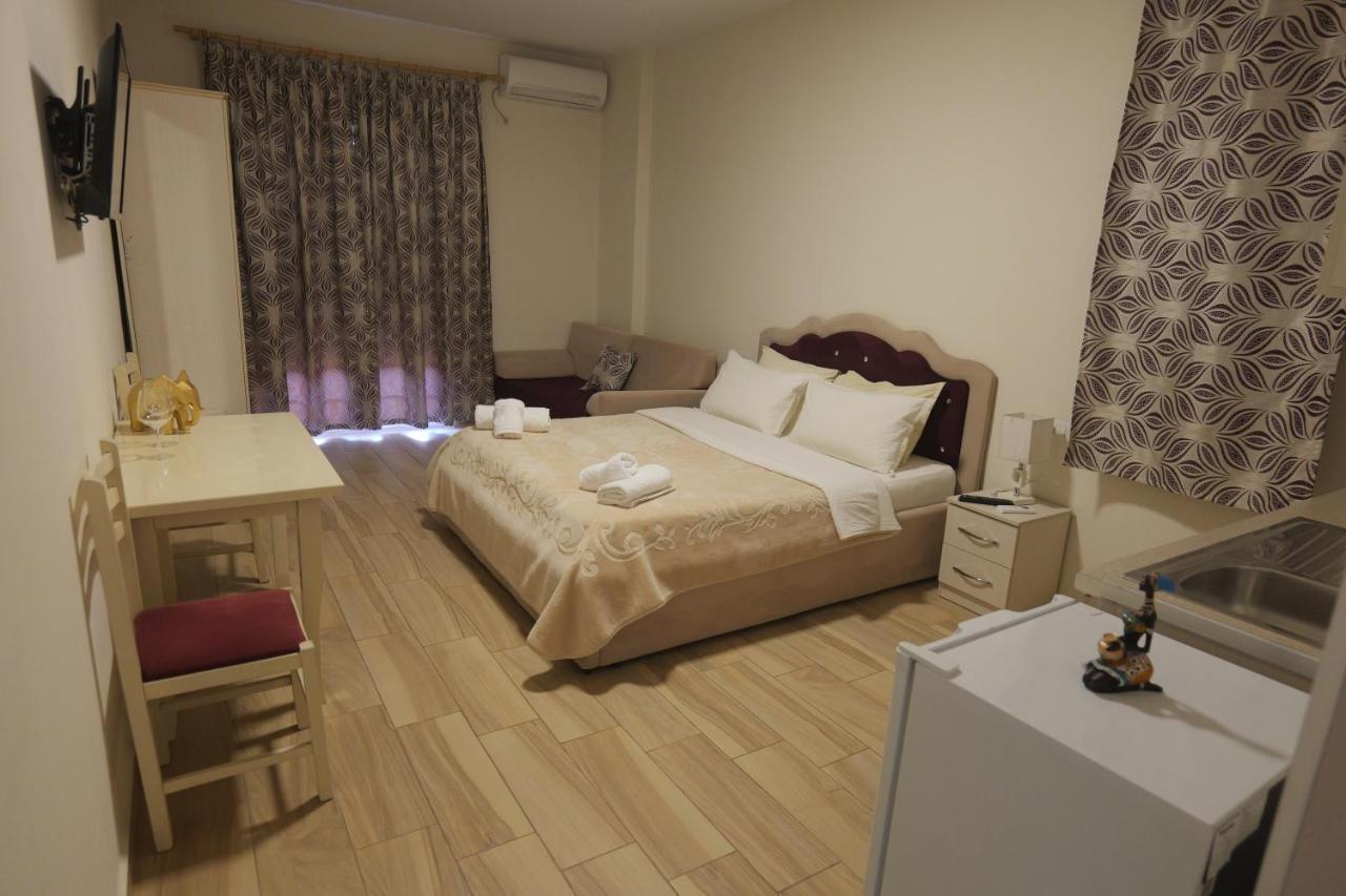 Hotel Vila Dedej Durrës Buitenkant foto