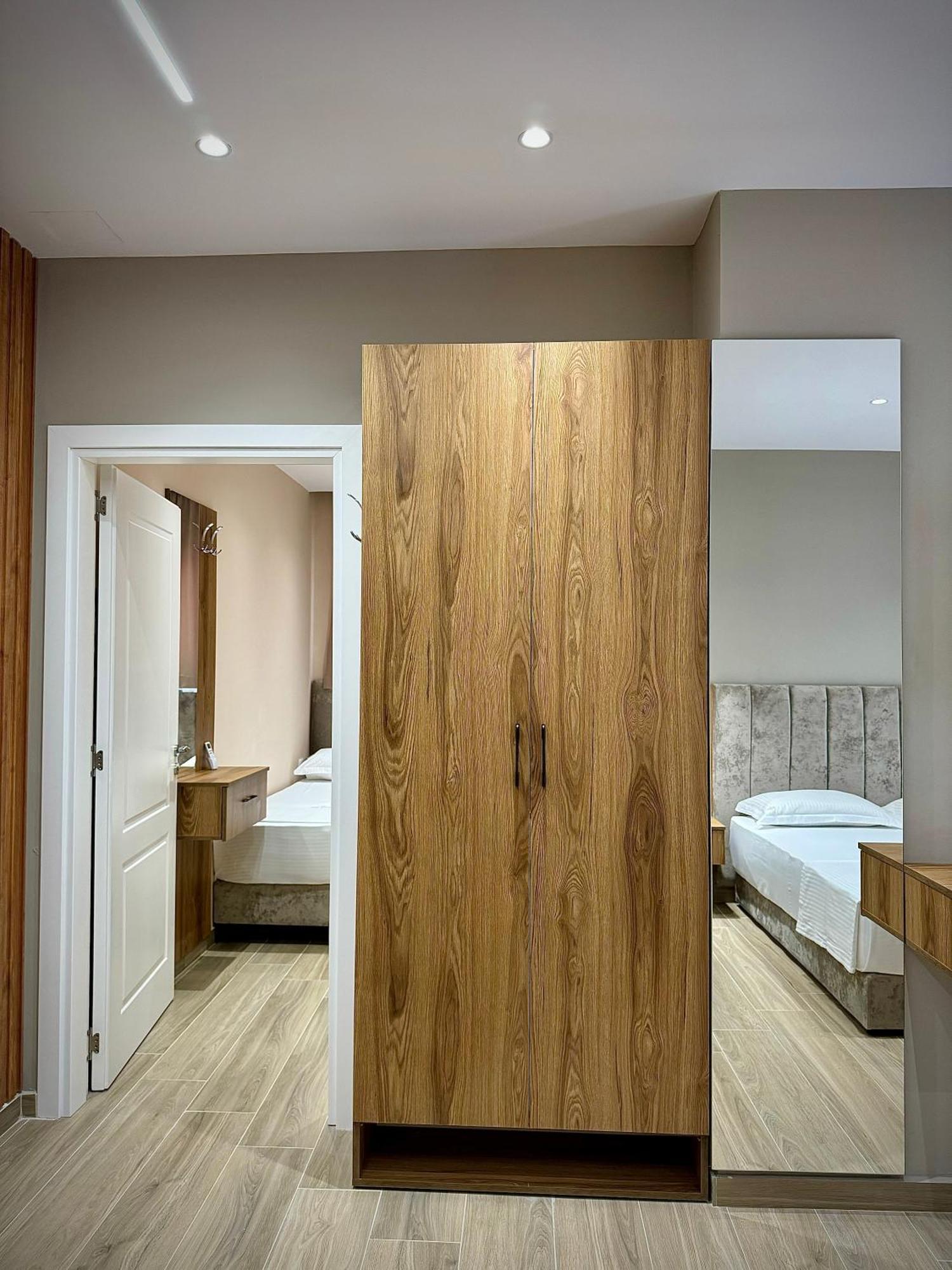 Hotel Vila Dedej Durrës Buitenkant foto