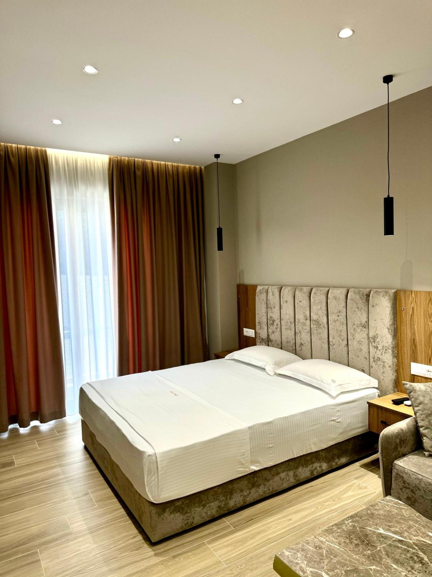 Hotel Vila Dedej Durrës Buitenkant foto