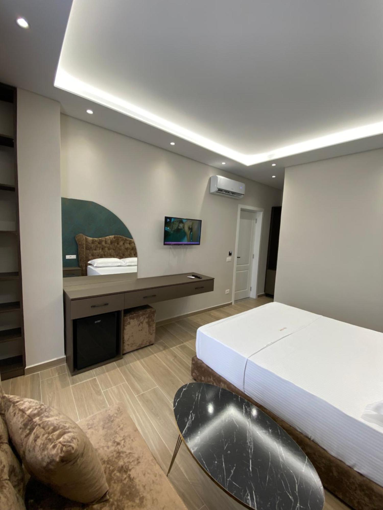 Hotel Vila Dedej Durrës Buitenkant foto