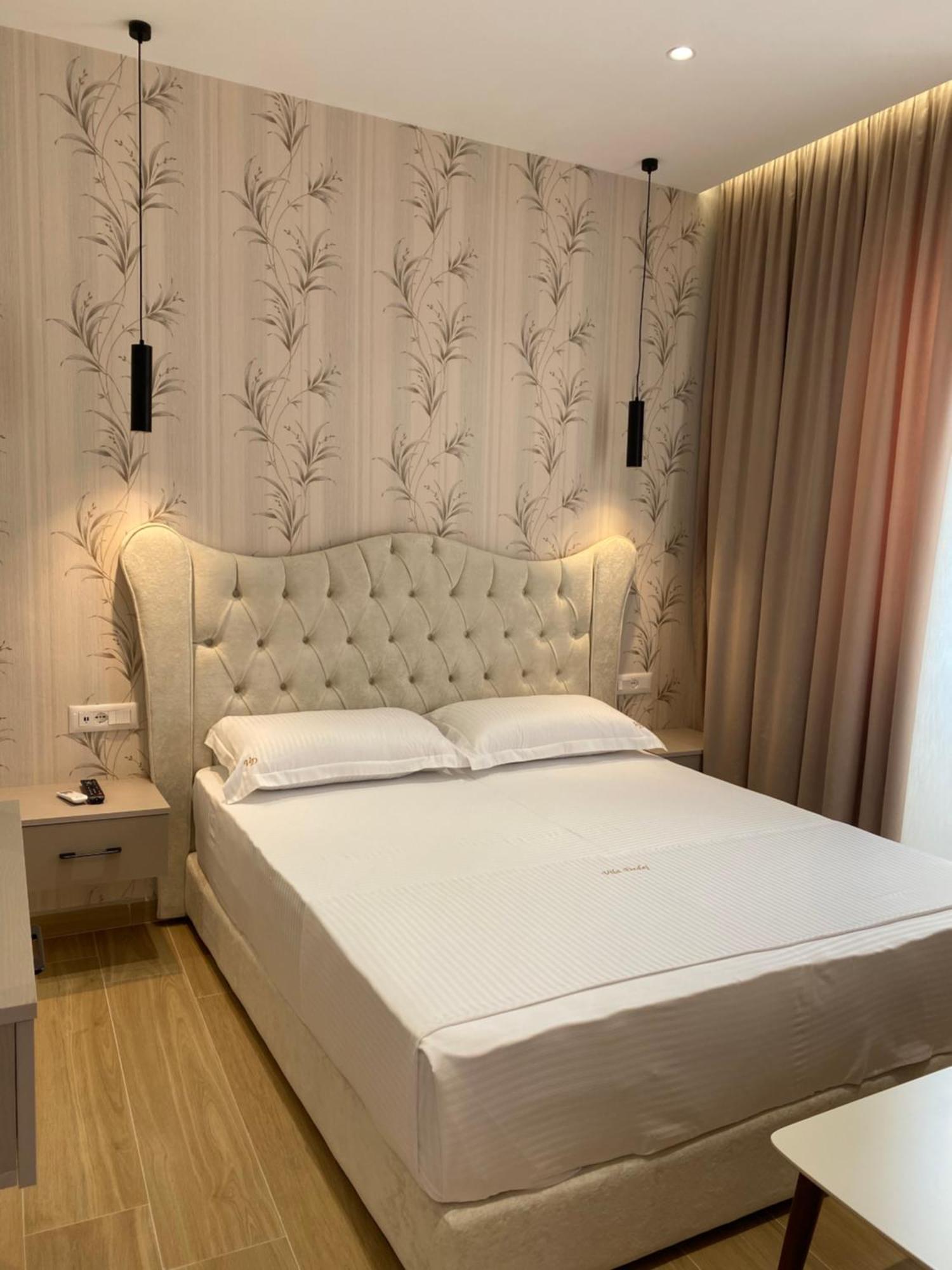 Hotel Vila Dedej Durrës Buitenkant foto