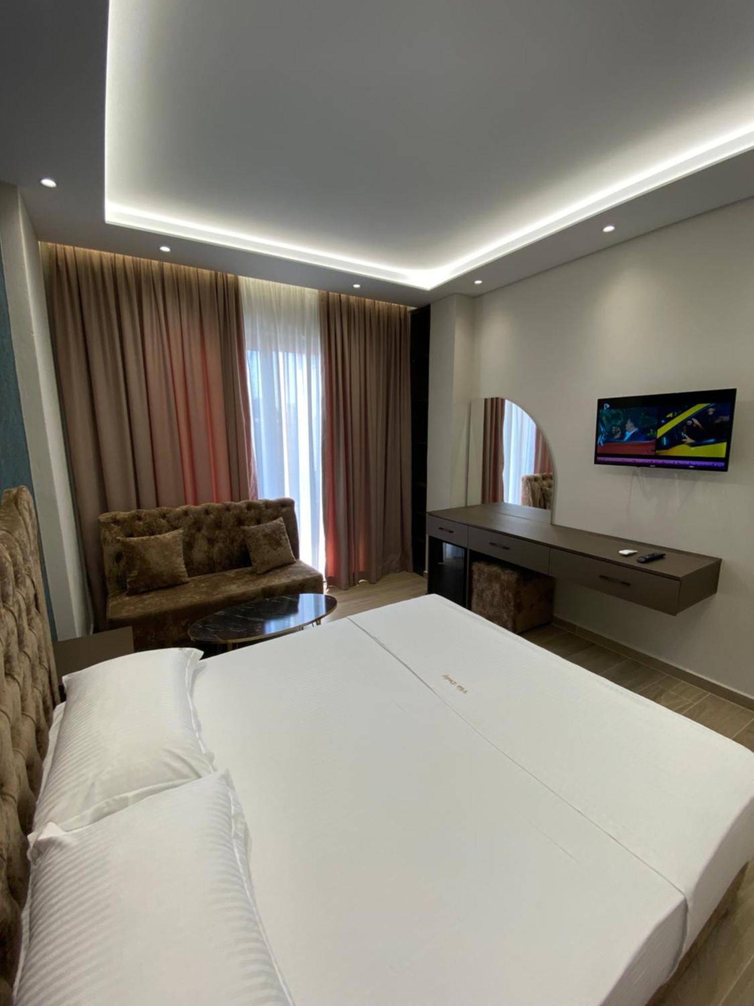 Hotel Vila Dedej Durrës Buitenkant foto