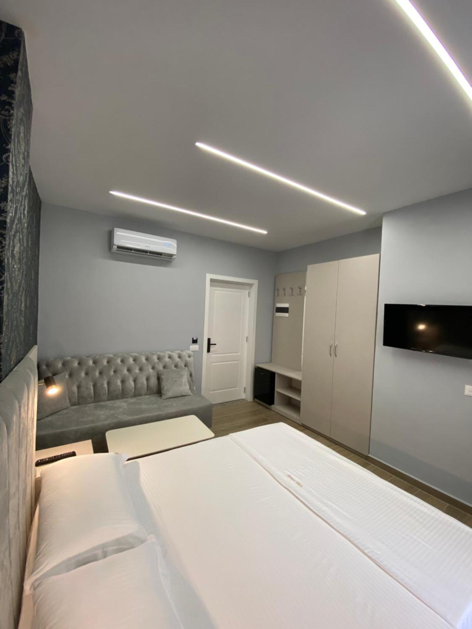 Hotel Vila Dedej Durrës Buitenkant foto
